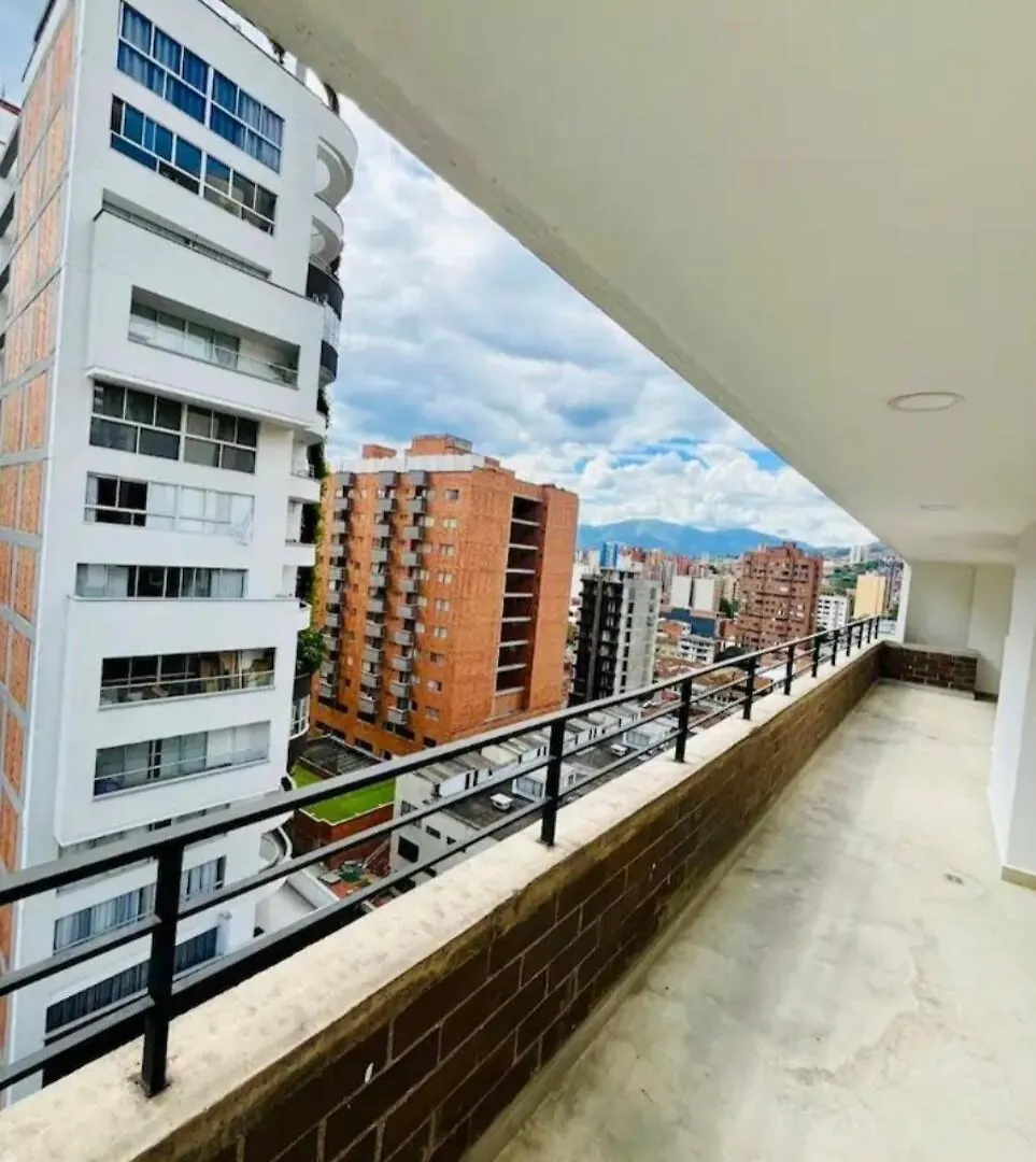 Apto Urbano Con Aire Privado Cool Bien Ubicado Medellín 0*,