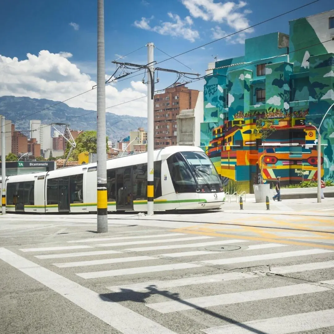 Apto Urbano Con Aire Privado Cool Bien Ubicado Medellín Lägenhet
