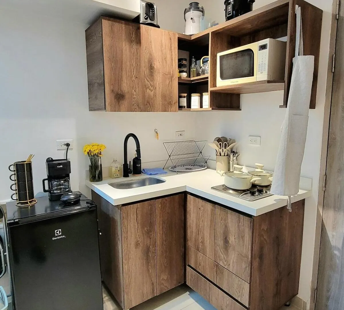Apto Urbano Con Aire Privado Cool Bien Ubicado Medellín Colombia