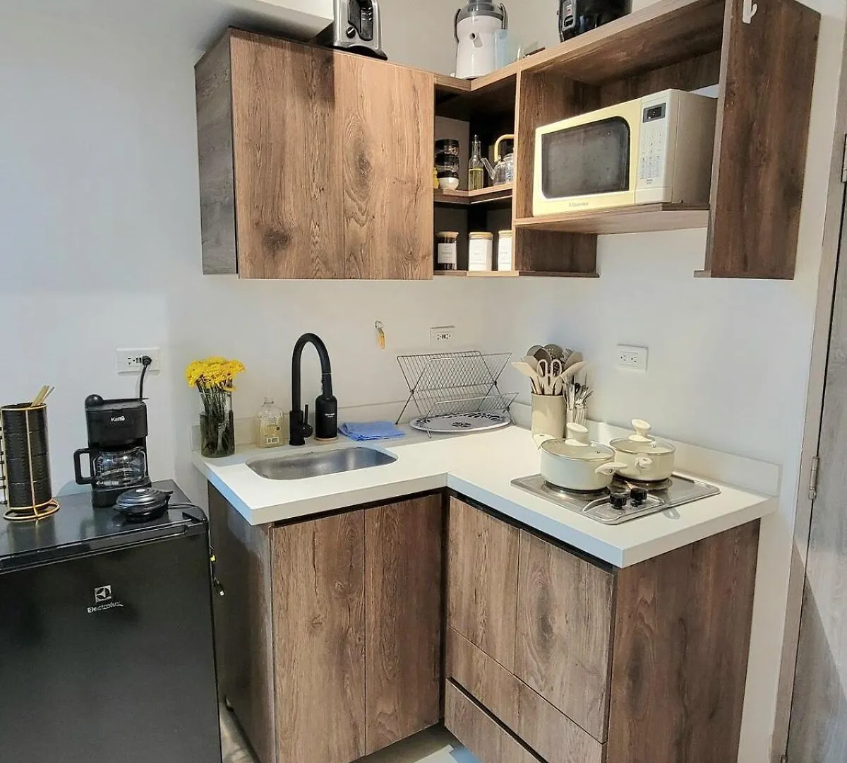 Apto Urbano Con Aire Privado Cool Bien Ubicado Medellín 0*,  Colombia